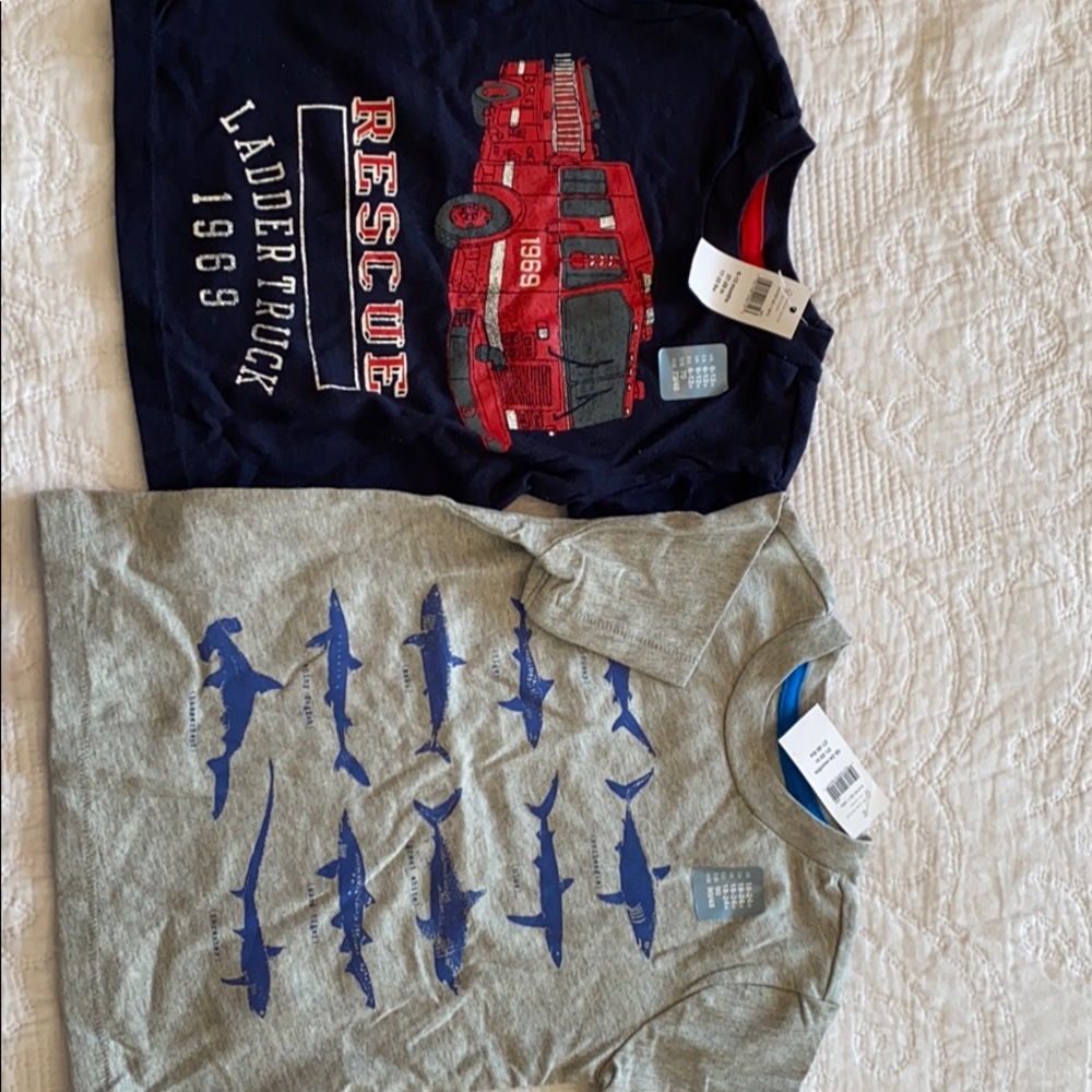2 short sleeve shirts